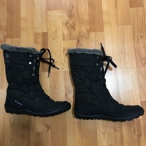Women’s Columbia winter boots.